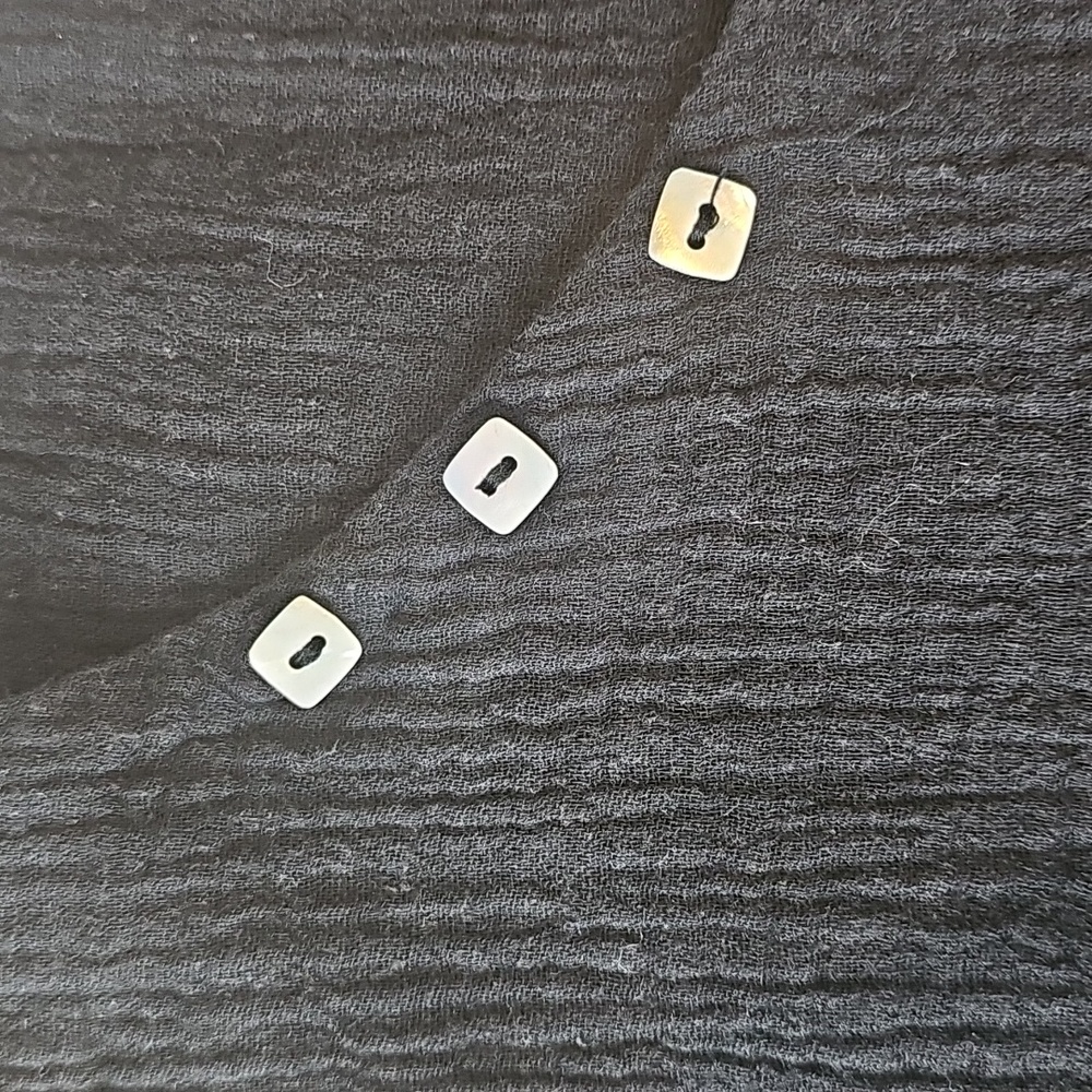 Lulu-B Black Sleeveless Blouse with Button Detail - Picture 3 of 11